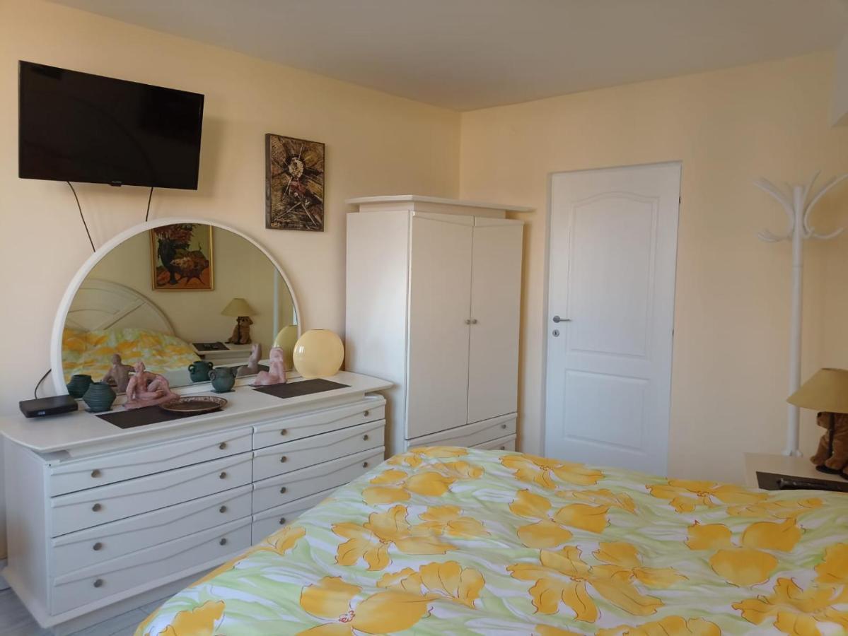 Two Bedroom Apartment Farmec Kluż-Napoka Zewnętrze zdjęcie