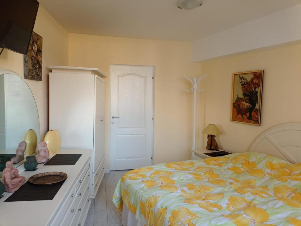 Two Bedroom Apartment Farmec Kluż-Napoka Zewnętrze zdjęcie