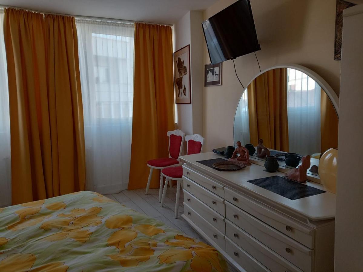 Two Bedroom Apartment Farmec Kluż-Napoka Zewnętrze zdjęcie