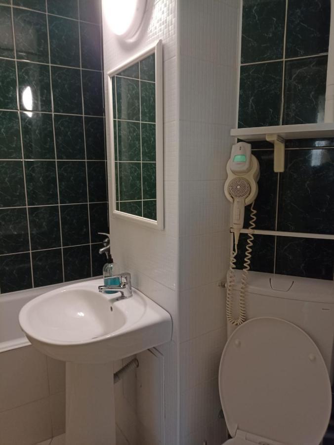 Two Bedroom Apartment Farmec Kluż-Napoka Zewnętrze zdjęcie
